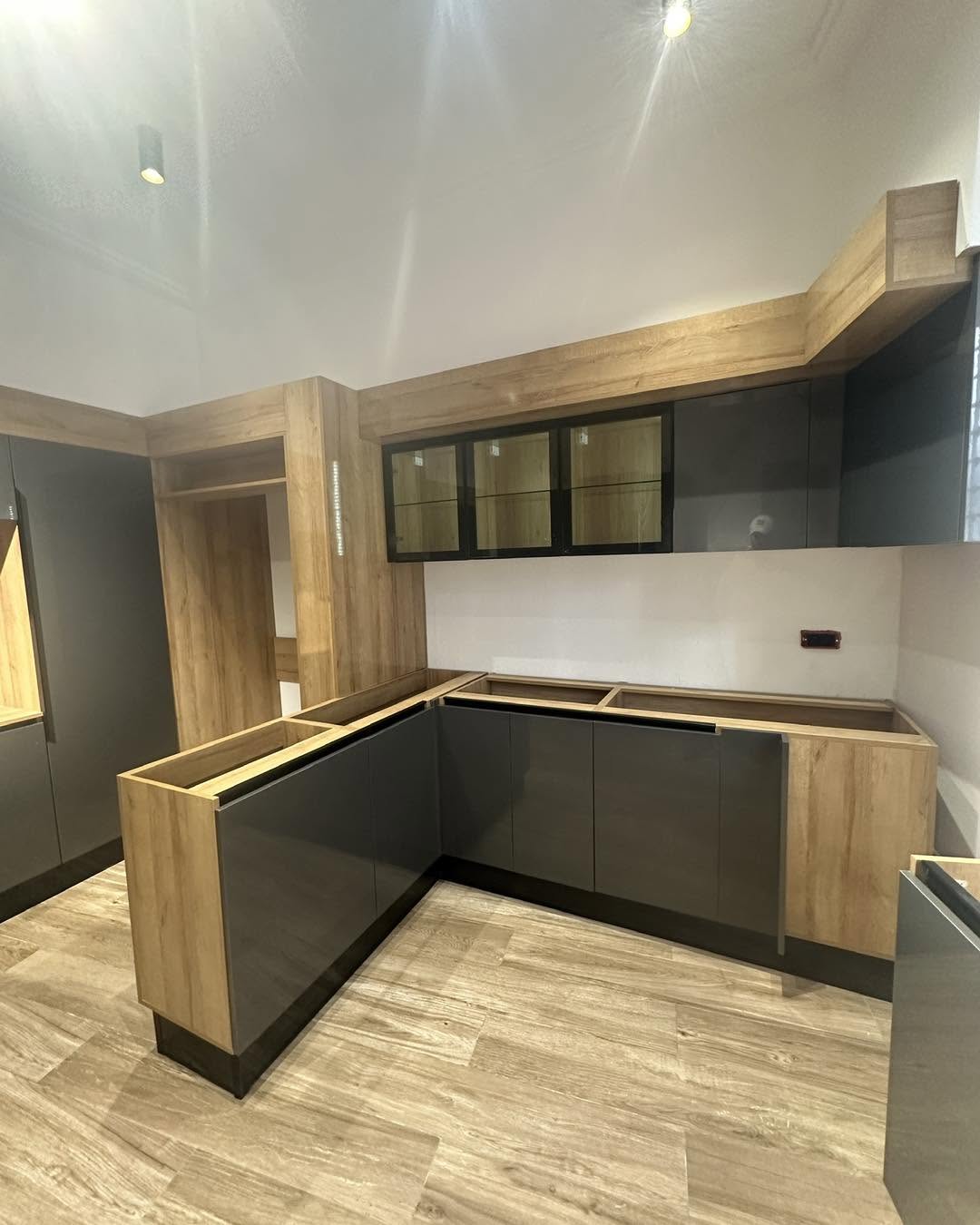 Cuisine en U Bicolore Anthracite & Bois