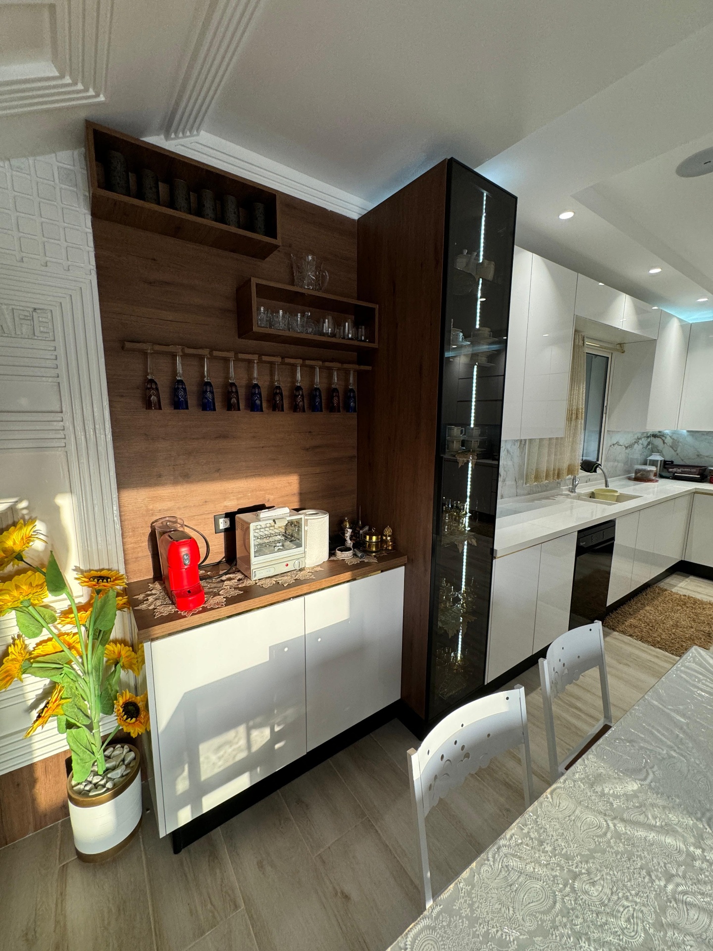 Bar Buffet Noyer & Cuisine Linéaire