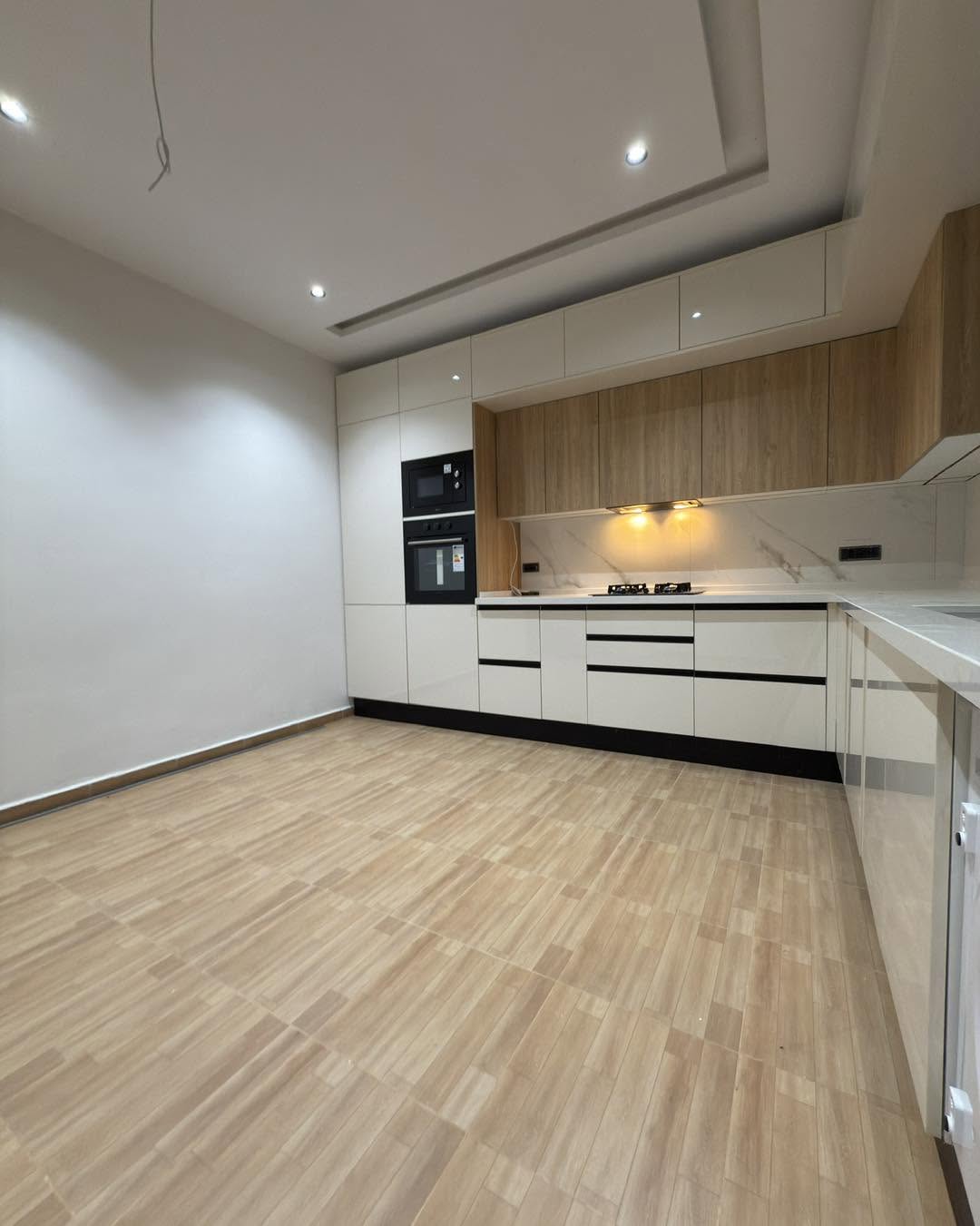 Cuisine en L Blanche & Bois Clair