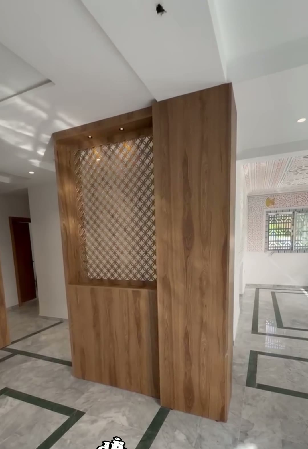 Décoration – Claustra Bois & Moucharabieh Doré