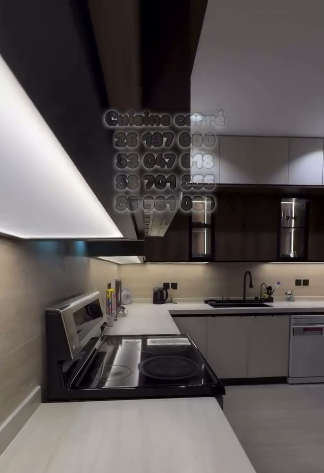 Cuisine en U – Laque Blanche & Hauts Noyer