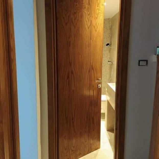 Porte Intérieure en Bois Noyer